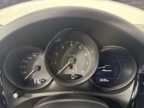 Certified 2026 Porsche Macan AWD/4WD image 37