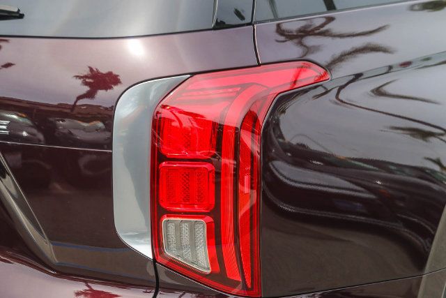 Certified 2023 Hyundai Palisade Limited FWD image 12
