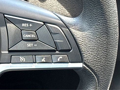 Used 2024 Nissan Altima 2.5 SV FWD image 14