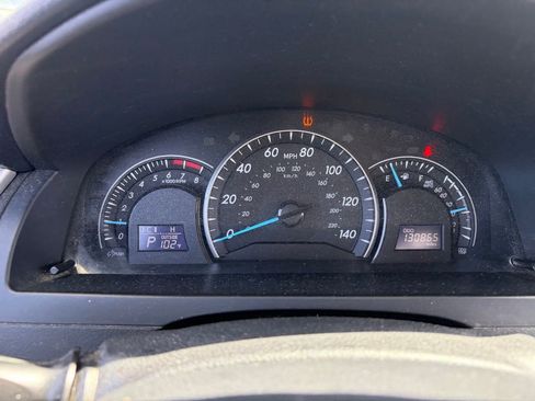 Used 2014 Toyota Camry LE FWD image 12