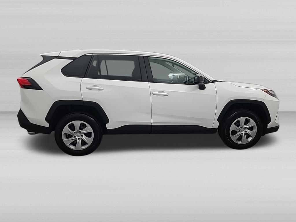 Used 2025 Toyota RAV4 LE AWD/4WD image 3