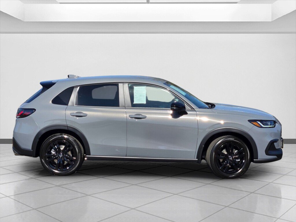 Certified 2027 Honda HR-V Sport image 4