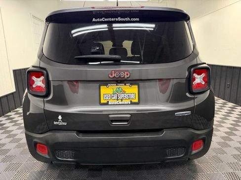 Used 2018 Jeep Renegade Latitude FWD image 5