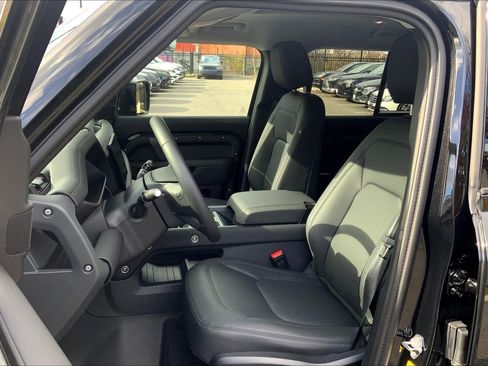 Used 2025 Land Rover Defender 110 S image 7