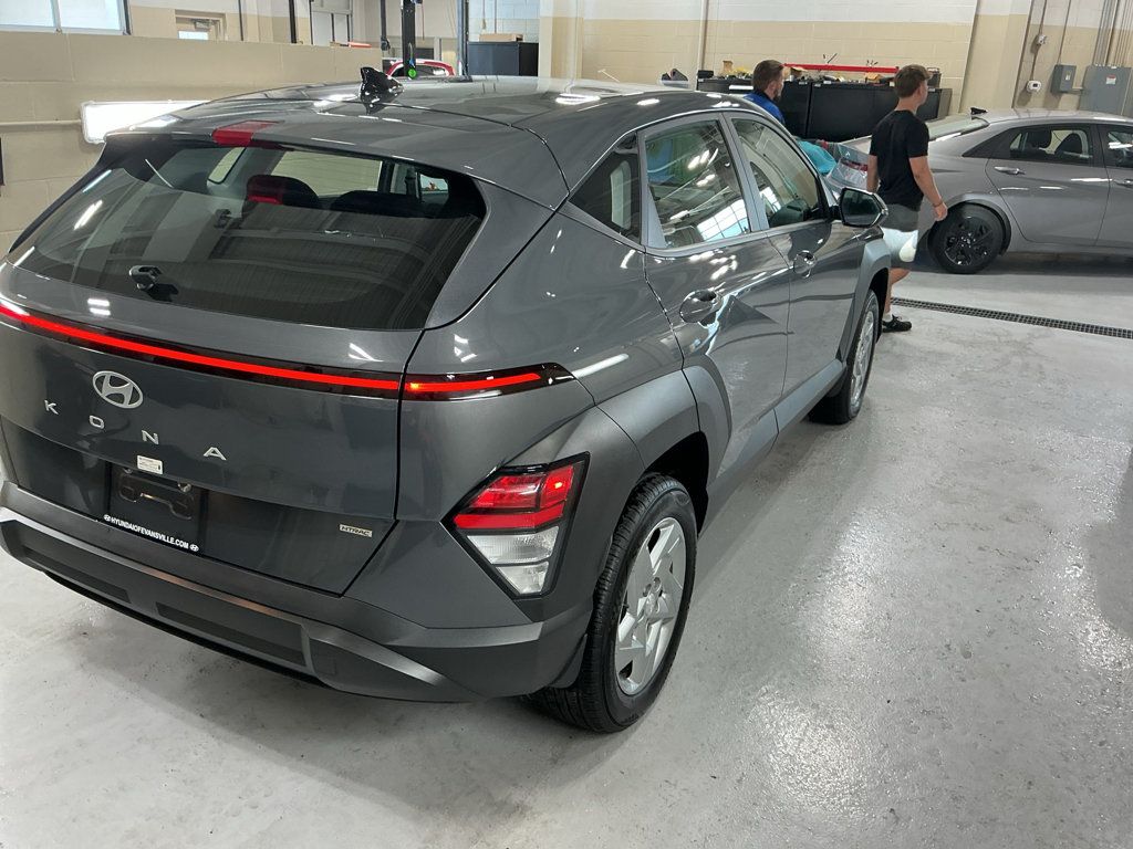 Certified 2026 Hyundai Kona SE AWD/4WD image 4
