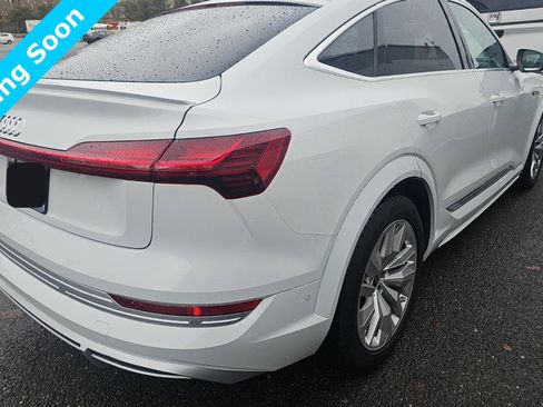 Used 2022 Audi e-tron S Prestige w/ Prestige Package image 2