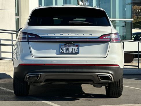 Used 2023 Lincoln Nautilus Reserve w/ Luxury Package image 4