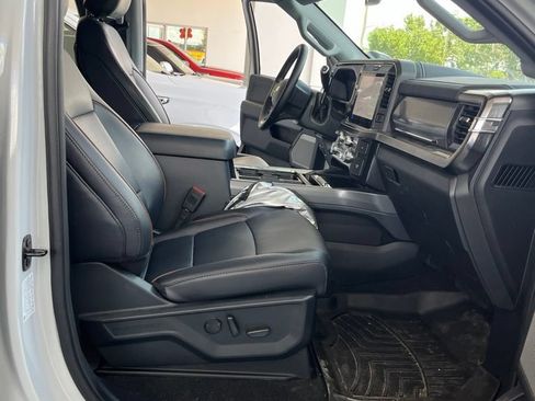 Used 2025 Ford F250 Lariat w/ Lariat Ultimate Package AWD/4WD image 27