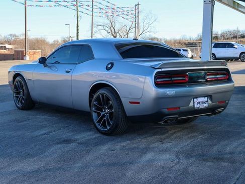 Used 2018 Dodge Challenger R/T image 5