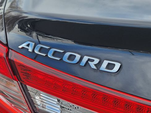 Used 2019 Honda Accord EX image 25