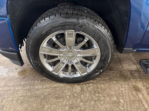 Used 2017 Chevrolet Silverado 1500 High Country AWD/4WD image 11