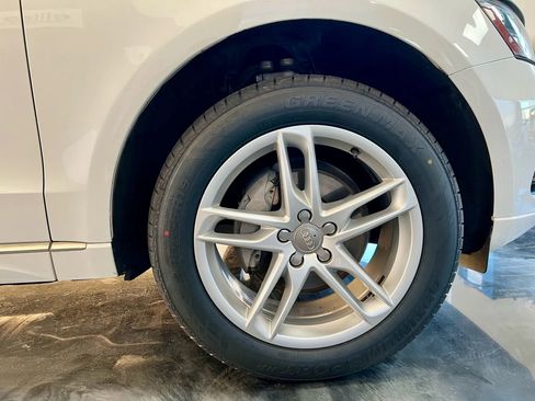 Used 2017 Audi Q5 2.0T Premium Plus w/ Technology Package image 15