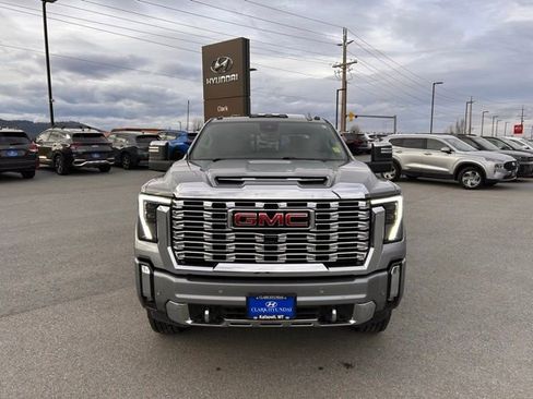 Used 2024 GMC Sierra 3500 Denali w/ Denali Reserve Package image 2