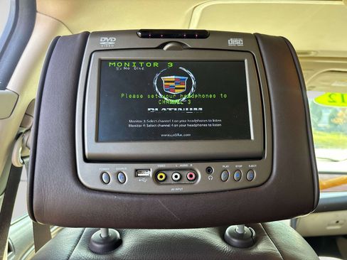 Used 2012 Cadillac Escalade ESV Platinum image 12