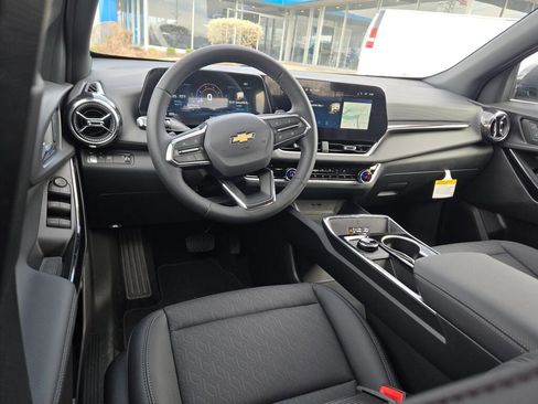 New 2026 Chevrolet Equinox LT w/ Convenience Package II FWD image 19