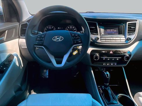 Used 2017 Hyundai Tucson SE AWD/4WD image 6