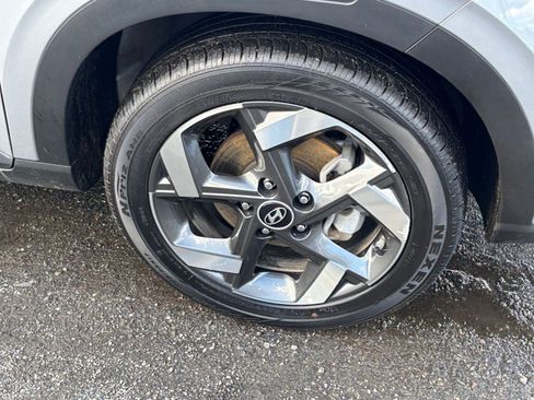 Used 2025 Hyundai Venue SEL image 29