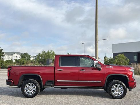 Used 2025 Chevrolet Silverado 2500 High Country w/ High Country Premium Package AWD/4WD image 4