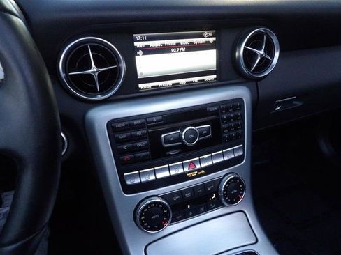 Used 2016 Mercedes-Benz SLK 300 image 26