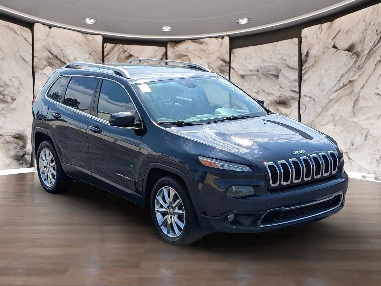 Used 2014 Jeep Cherokee Limited w/ Luxury Group FWD image 18