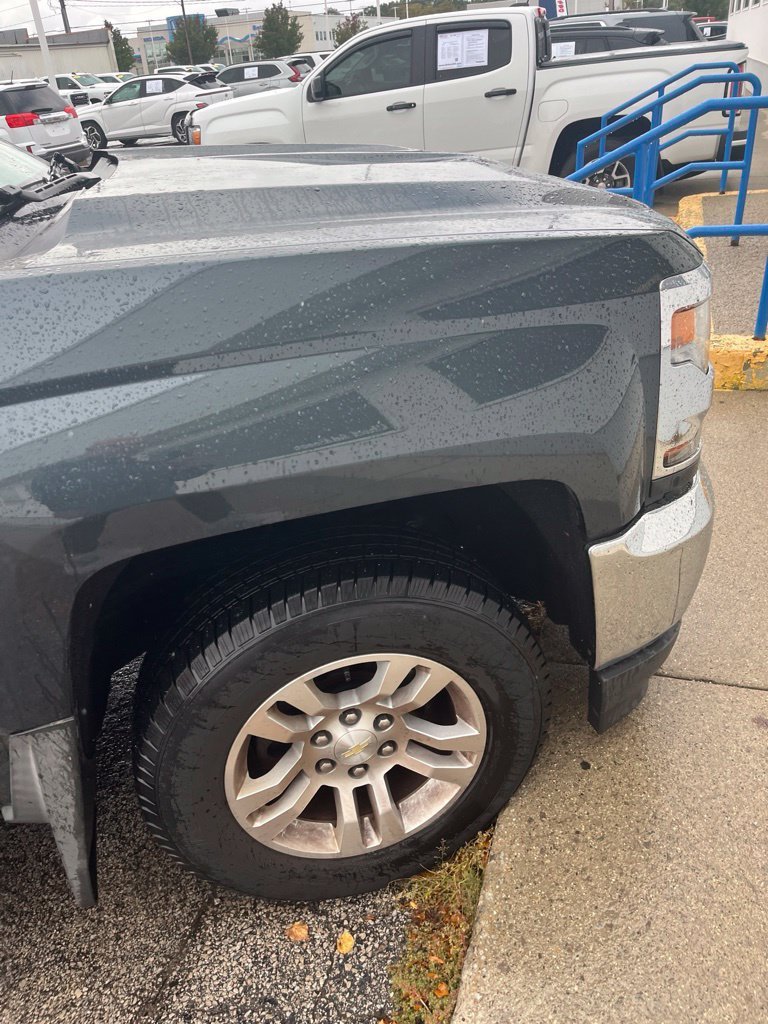Used 2018 Chevrolet Silverado 1500 LT w/ All Star Edition AWD/4WD image 8