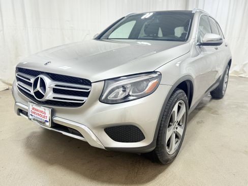 Used 2019 Mercedes-Benz GLC 300 4MATIC image 3