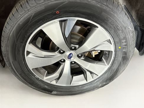 Used 2025 Subaru Ascent Premium image 11