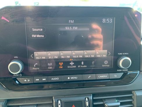 Used 2025 Nissan Pathfinder S AWD/4WD image 29