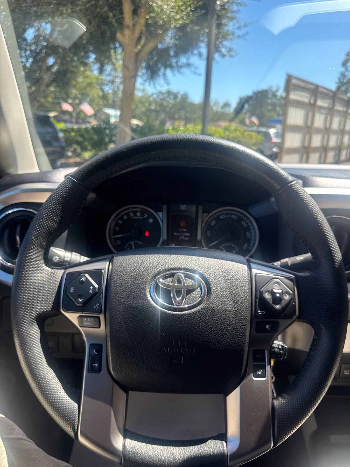 Used 2021 Toyota Tacoma SR5 RWD image 23