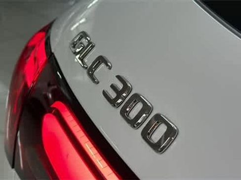 Certified 2025 Mercedes-Benz GLC 300 4MATIC image 9