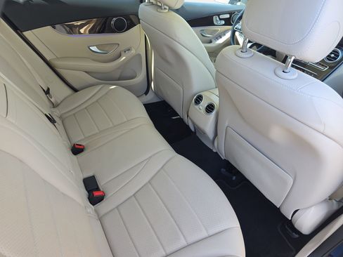 Used 2022 Mercedes-Benz GLC 300 image 11