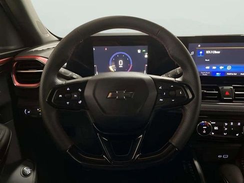 Used 2025 Chevrolet TrailBlazer RS w/ Convenience Package image 10