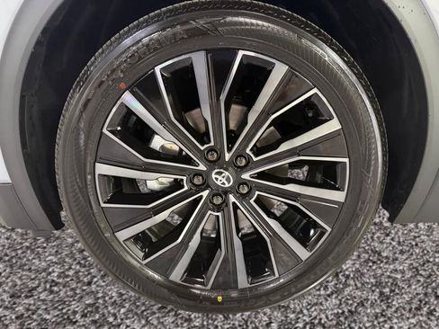 New 2026 Toyota C-HR image 18