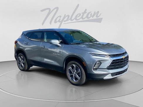 Used 2025 Chevrolet Blazer LT FWD image 8