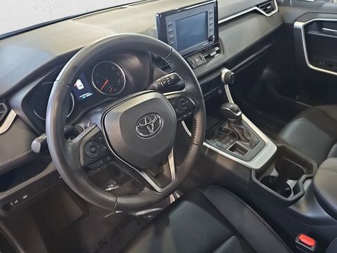 Used 2021 Toyota RAV4 XLE Premium image 16