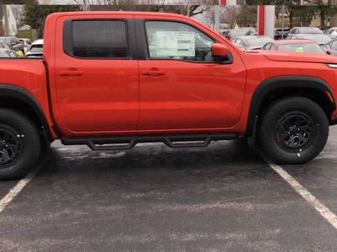 Used 2025 Nissan Frontier PRO-4X w/ Tow Package AWD/4WD image 9