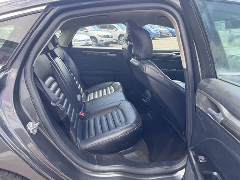 Used 2019 Ford Fusion SEL FWD image 15