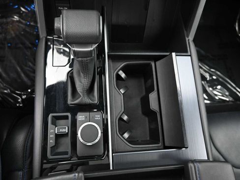 Used 2024 Toyota Tundra Platinum image 17