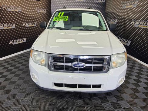 Used 2011 Ford Escape XLT FWD image 3