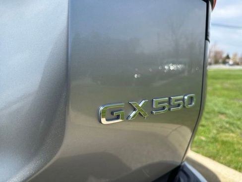 Used 2024 Lexus GX 550 image 13