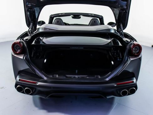 Certified 2019 Ferrari Portofino image 24