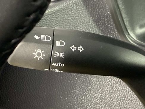 Used 2025 Toyota Corolla SE FWD image 18