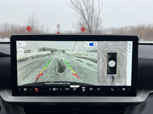 Used 2025 Ford Explorer ST-Line w/ Premium Package image 28