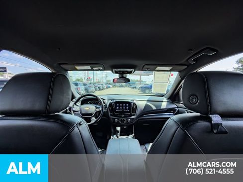 Used 2023 Chevrolet Traverse LT FWD image 16