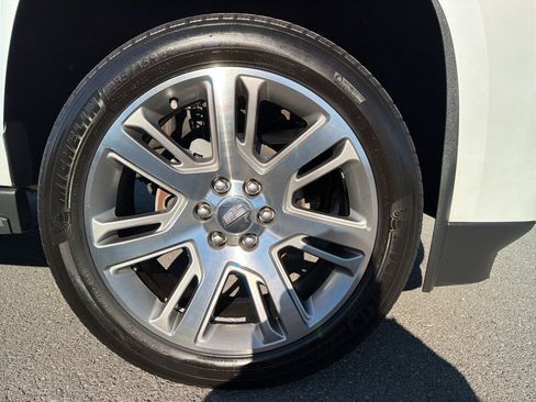 Used 2016 Cadillac Escalade Luxury image 13