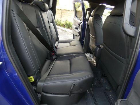 Used 2025 Toyota Tacoma SR5 image 43