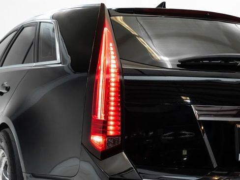 Used 2013 Cadillac CTS V RWD image 10