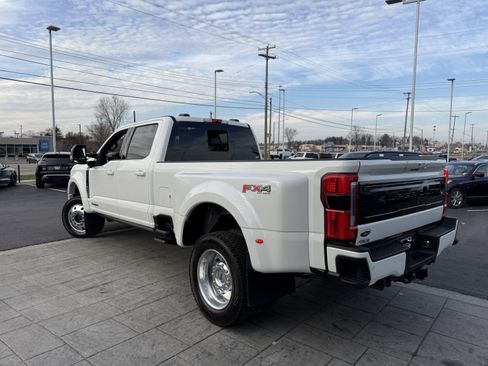 Used 2026 Ford F450 Platinum w/ FX4 Off-Road Package image 5