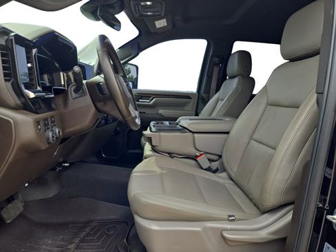 Used 2024 Chevrolet Silverado 2500 LT AWD/4WD image 12