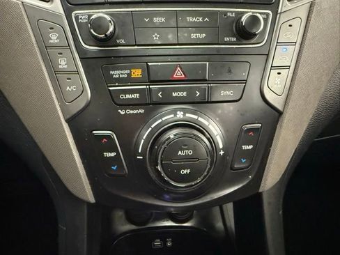 Used 2019 Hyundai Santa Fe XL image 24